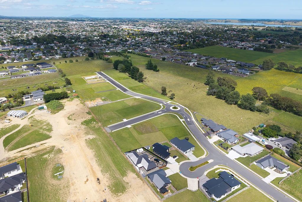 Levin  Your Dream Section Awaits - Lot 13