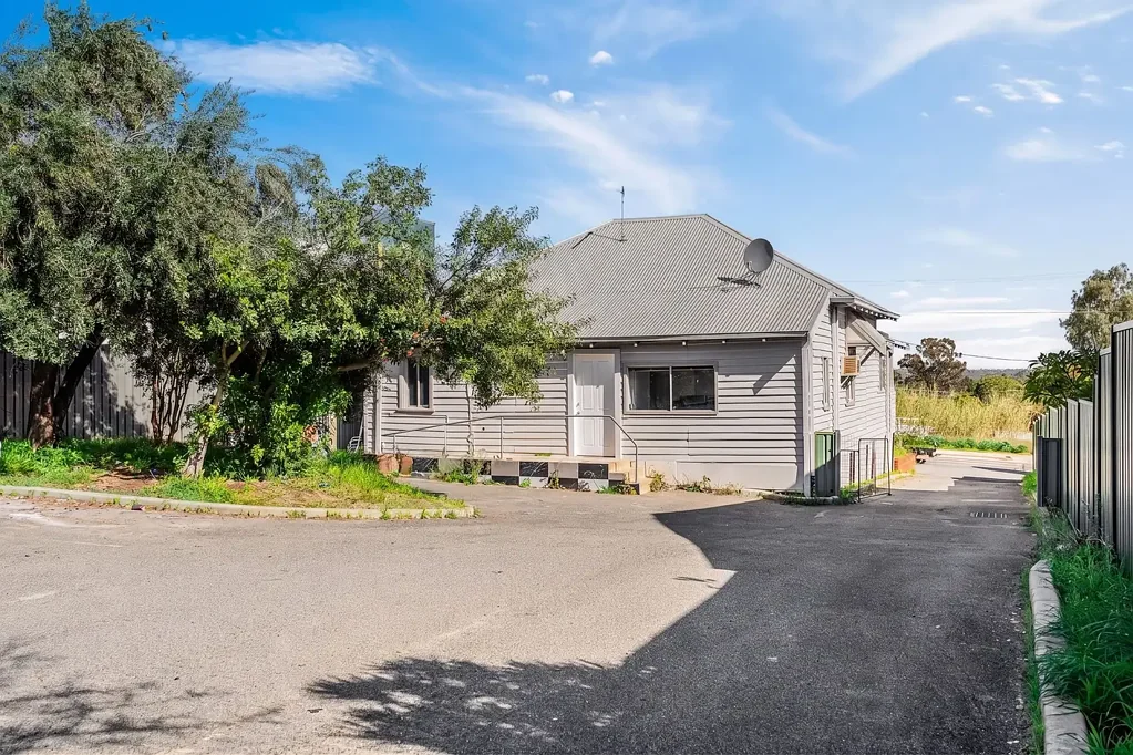 Armadale 3房  Renovated Family Home with Outstanding Future Potential!