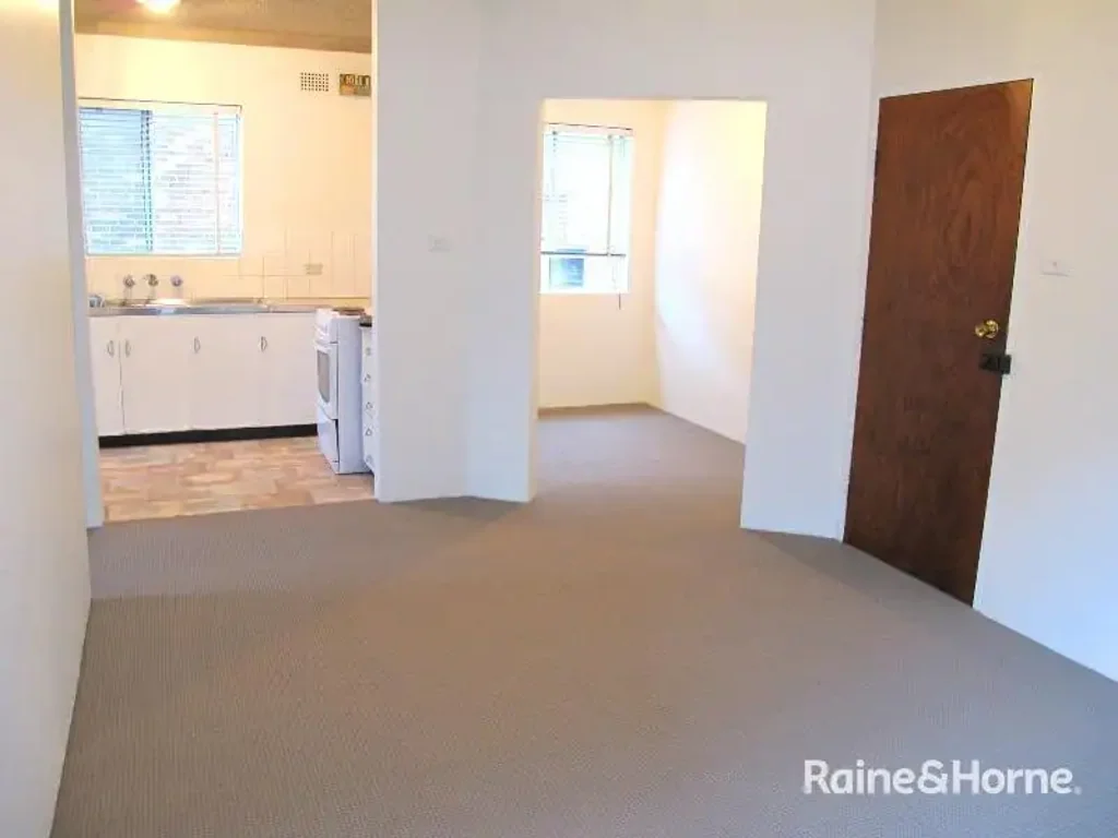 ONE BEDROOM PLUS SUNROOM!