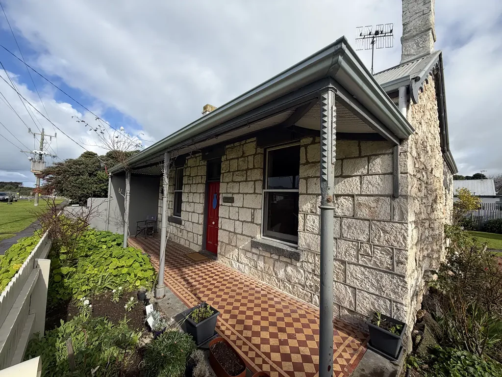 "CLADACH" - Central furnished cottage