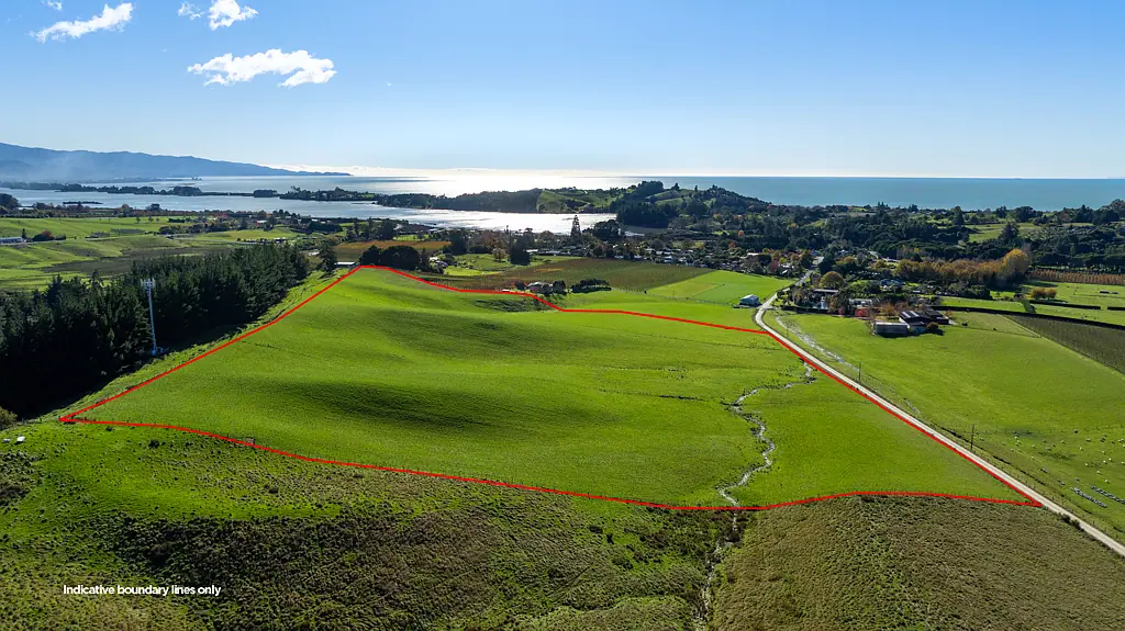 Tasman 8.3 hectares of rolling land with scenic views