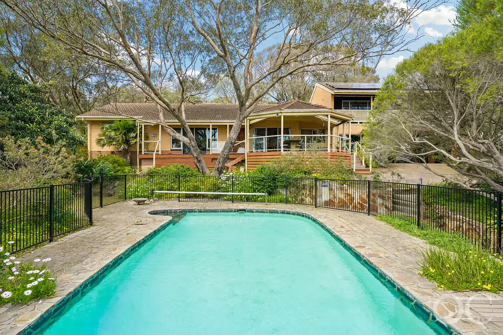 Belair 3Habitaciones Open the Door to City Views, Large North Facing Windows and a Huge Pool