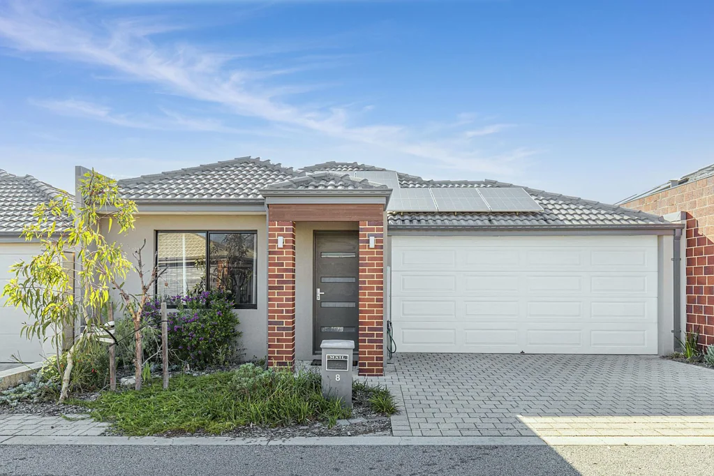 8 Curtin lane, Bushmead, WA 6055