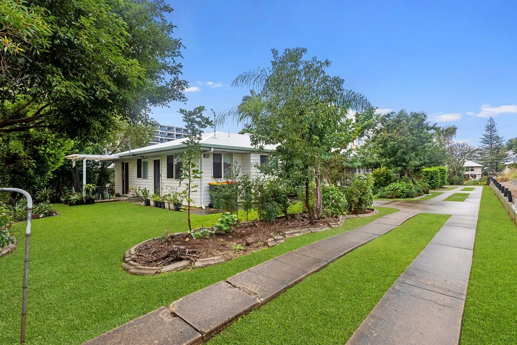 2 Bedroom Unit Close to the Bay | Short-Term Lease Only