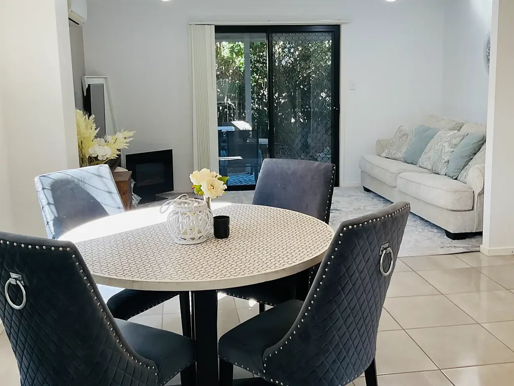 Acacia Ridge 3 Bedroom Charming townhouse for sale