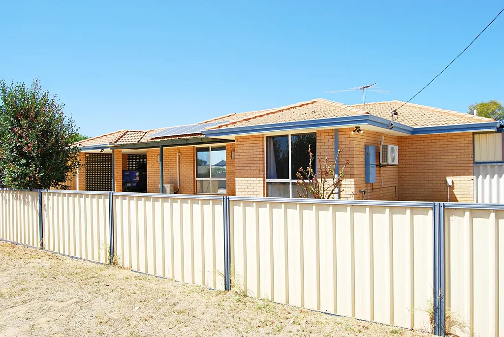 8 Boaz Street, Karloo, WA 6530