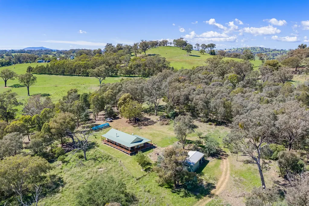 Lyndhurst  Creekfront Lifestyle on 183 Acres with updated Homestead & Excellent Infrastructure