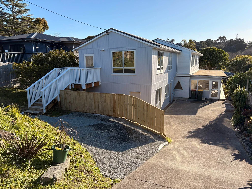 Spacious, Modern & Fully Renovated Family Home