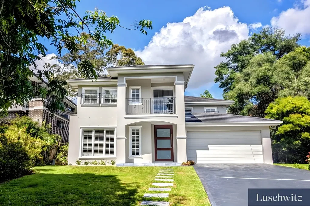 Pymble 5Phòng ngủ Expansive Luxury Residence Set On 1,170m2 Block In An Exclusive, Whisper Quiet Cul-de-sac Walk To PLC