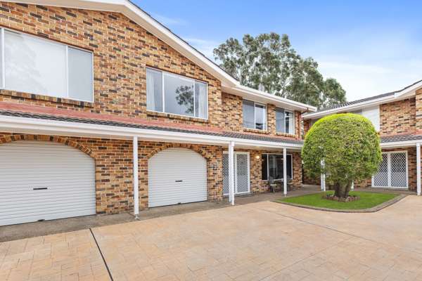 Mollymook Beach 4 Bedroom Your Coastal Retreat Awaits in a Dream Location!