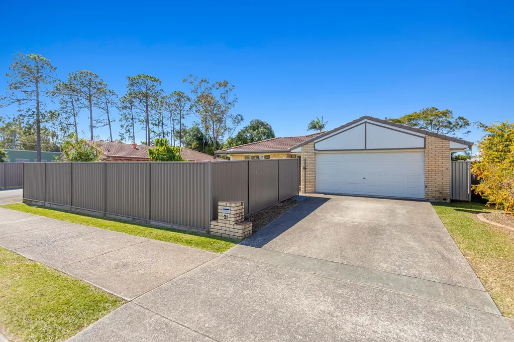 Deception Bay 3房 无需维护家园 600sqm围栏地块 明亮开敞布局 设备齐全厨房 三卧两浴 家庭友好布局 位置优越便利 LOW MAINTENANCE LIVING IN PRIME LOCATION!