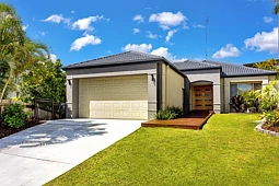 5 Berkley Court, Highland Park