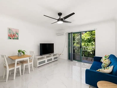 Kangaroo Point 1 Bedroom Modern One-Bedroom Apartment with Strong Rental Return in Prime Kangaroo Point Location