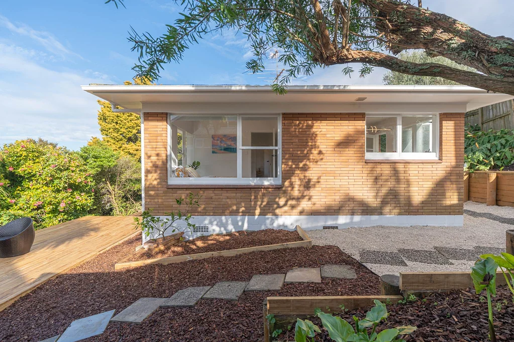 Milford 3બેડરૂમ Renovated Brick Unit – Prime Milford Locale