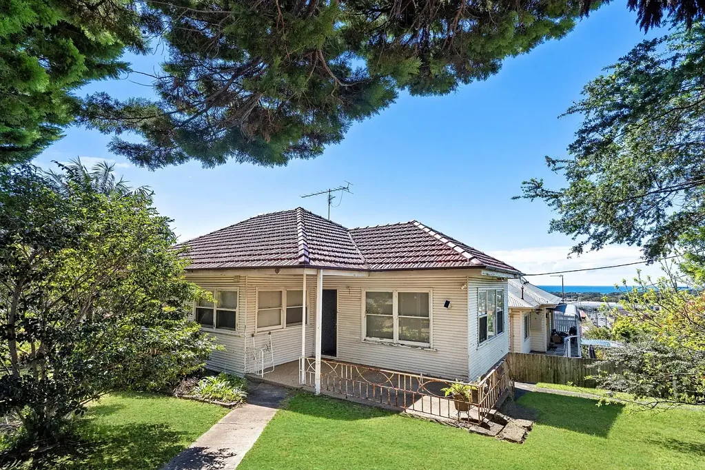 Coniston 4ਬੈੱਡਰੂਮ Original bungalow with ocean views and vast potential