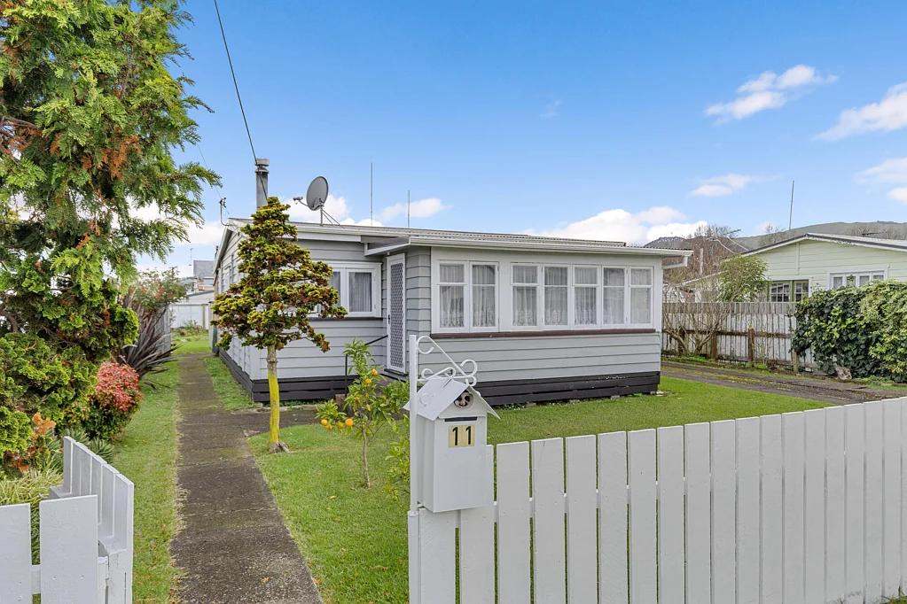Paeroa 2 Bedroom Roll Up Your Sleeves & Reap the Rewards