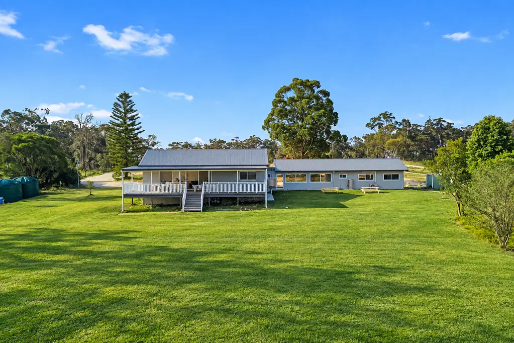 Maroota 6Kwarto Versatile Acreage Living in an Exclusive Gated Estate