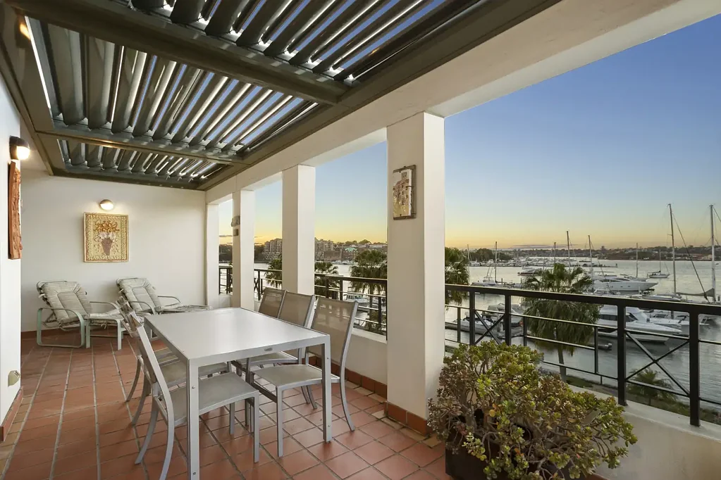 Rozelle 3ਬੈੱਡਰੂਮ Stunning Waterfront Sub-Penthouse with a Coveted North-East Corner Position, Level Access to Triple Lock-up Garaging and Wine Cellar/ Storeroom