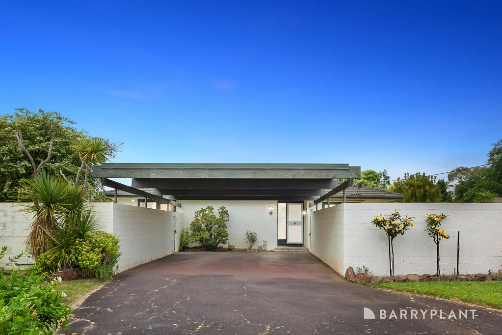 6 Lenham Close, Ferntree Gully, VIC 3156