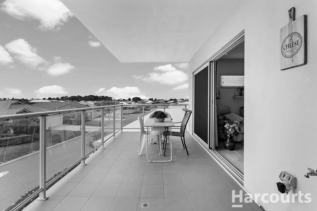 10/150 Boardwalk Boulevard, Halls Head, WA 6210