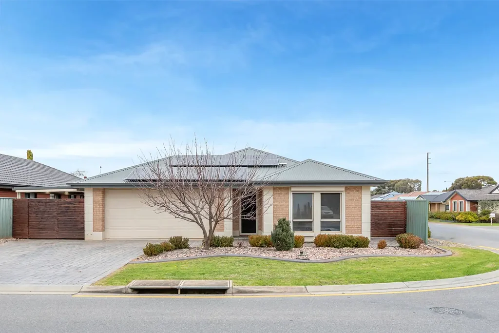 Munno Para West 3房  SPACIOUS STYLISH 3 BEDROOM FAMILY HOME!!