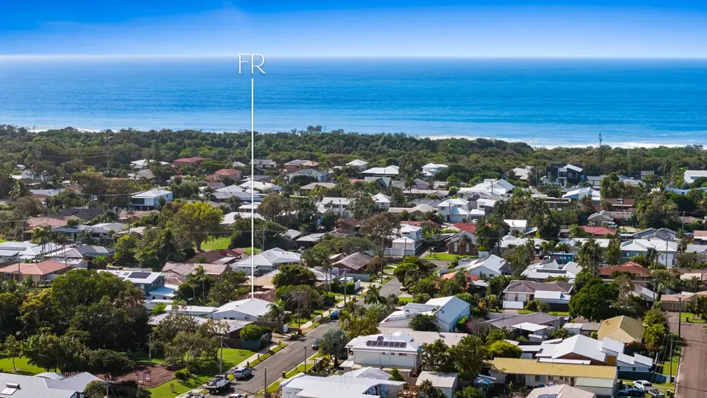 Wurtulla 4房  You won't find better value beachside buying - BUY ON OR BEFORE AUCTION