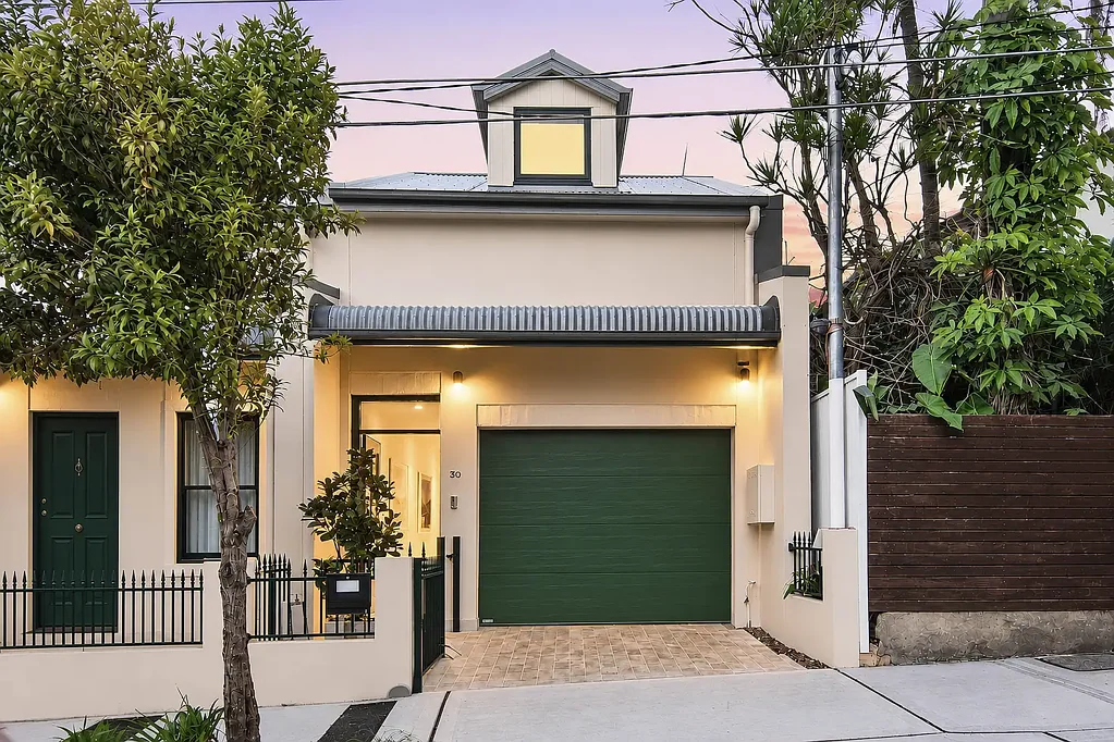 Enmore 3ਬੈੱਡਰੂਮ Brand New Designer Terrace for Low-Maintenance Luxury Living