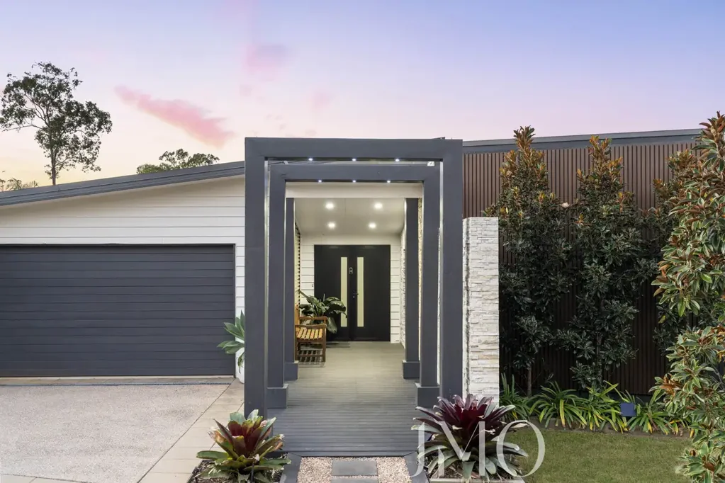 Ormeau 4房  Exceptional Ormeau Residence – Family Living at its Finest