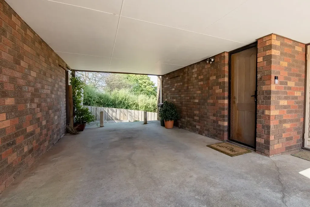 Modern Split Level Unit in Leongatha!