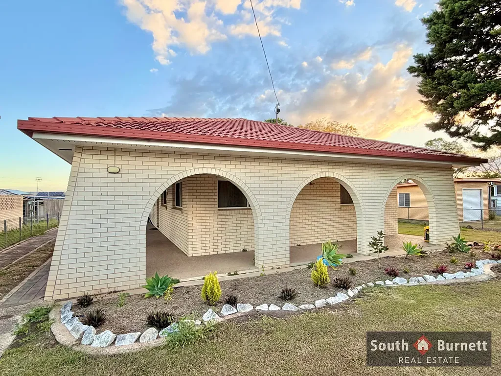 Murgon 3Kwarto Solid Brick Home with Space and Character