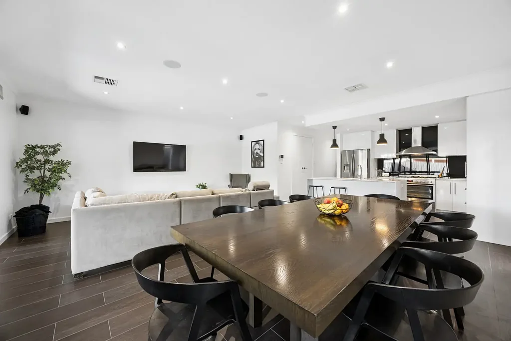 Seaton 3房  Custom-Built Contemporary Luxury in a Highly Coveted Pocket