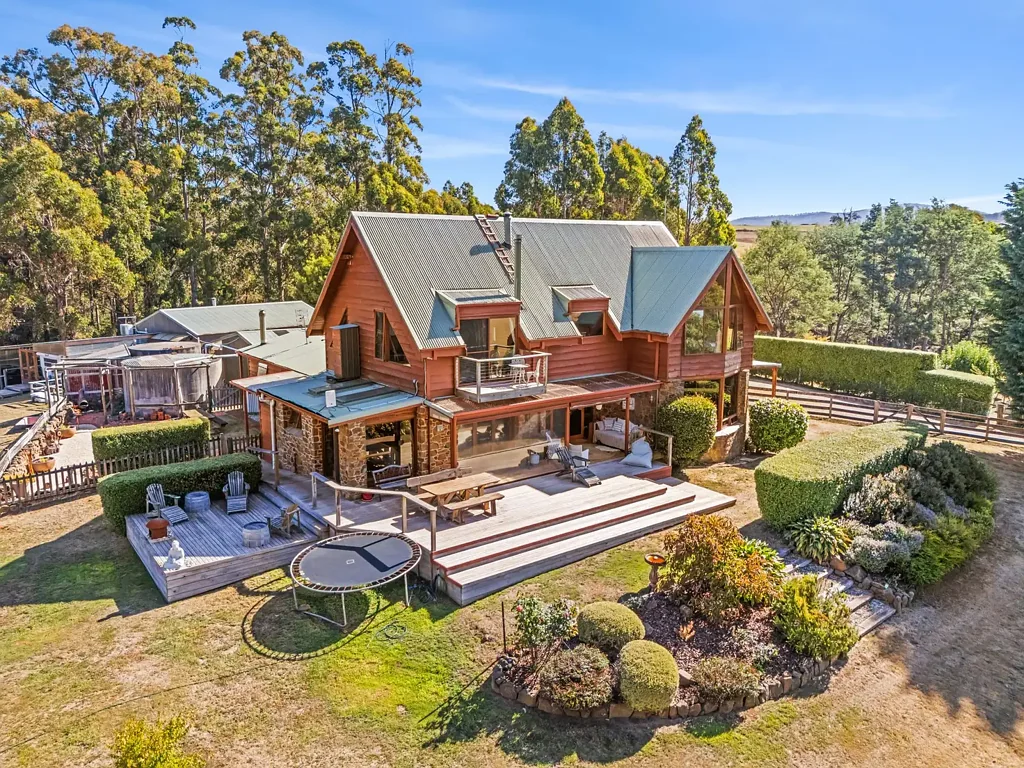 Gawler  A SPACIOUS RETREAT- live, love, work & play!