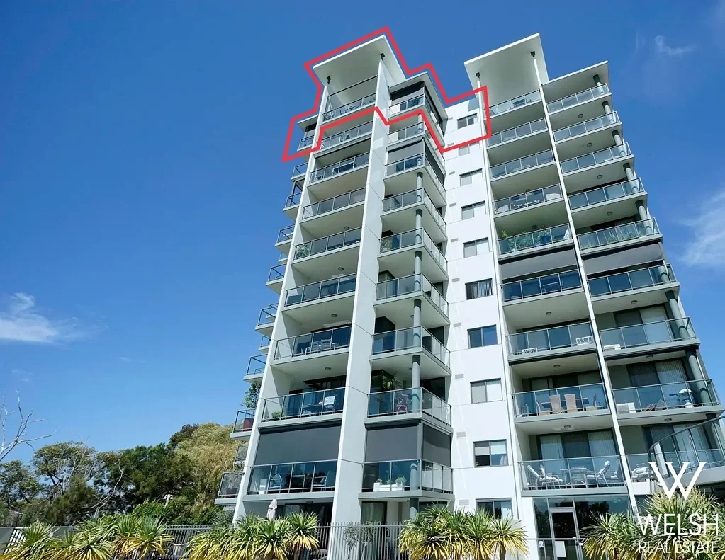 PENTHOUSE OASIS WITH STUNNING RIVER VIEWS!