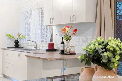 4 Swan Street, Werribee, VIC 3030, 4 Bedrooms, 1 Bathrooms, House