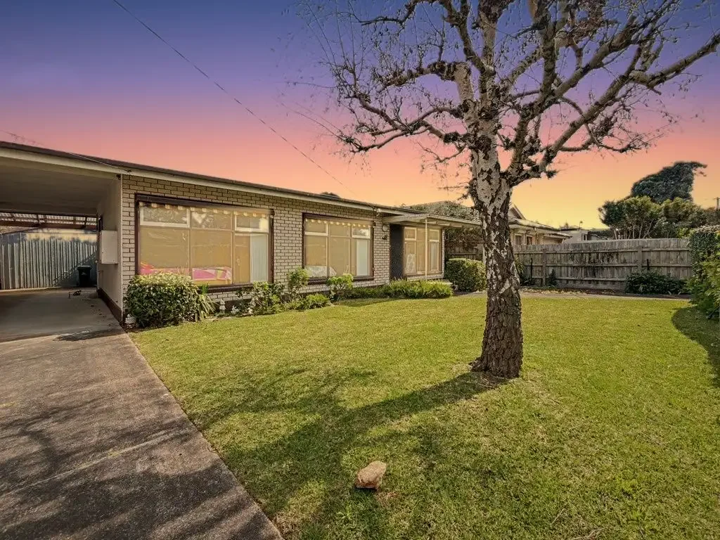 Rosebud 2ਬੈੱਡਰੂਮ First Home, Investment or Renovator's Delight, 800m to the Beach!