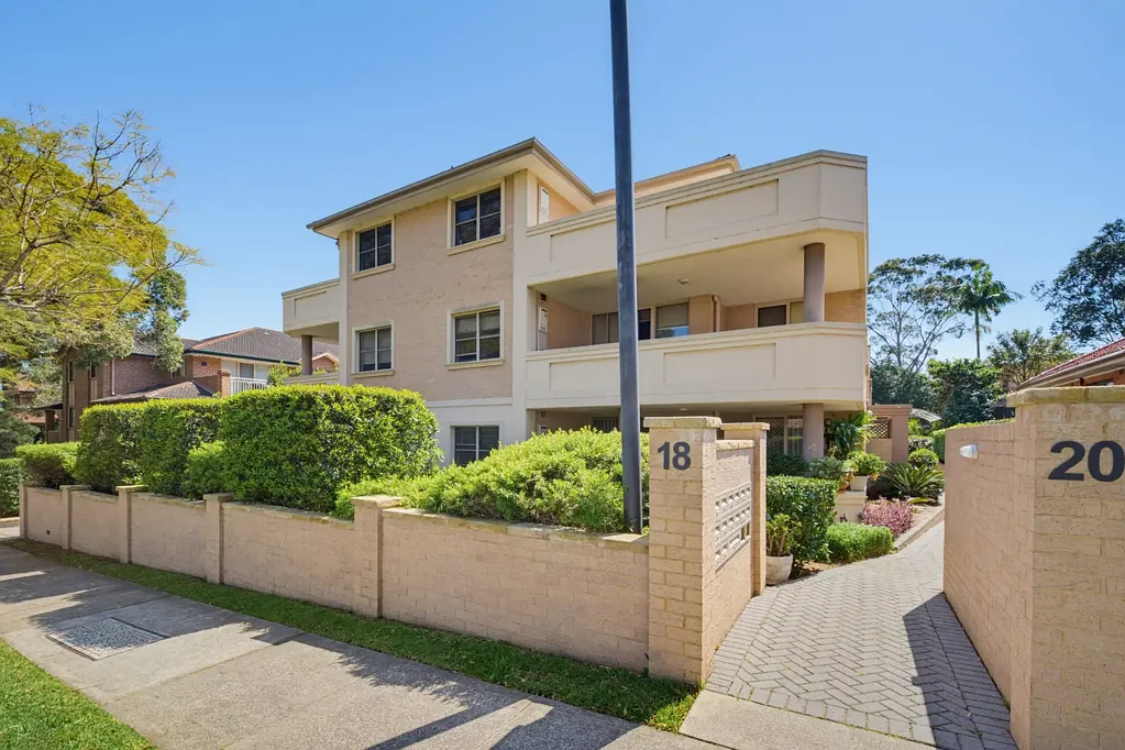 Riverwood 3침실 Spacious Three-Bedroom Living with Exceptional Convenience