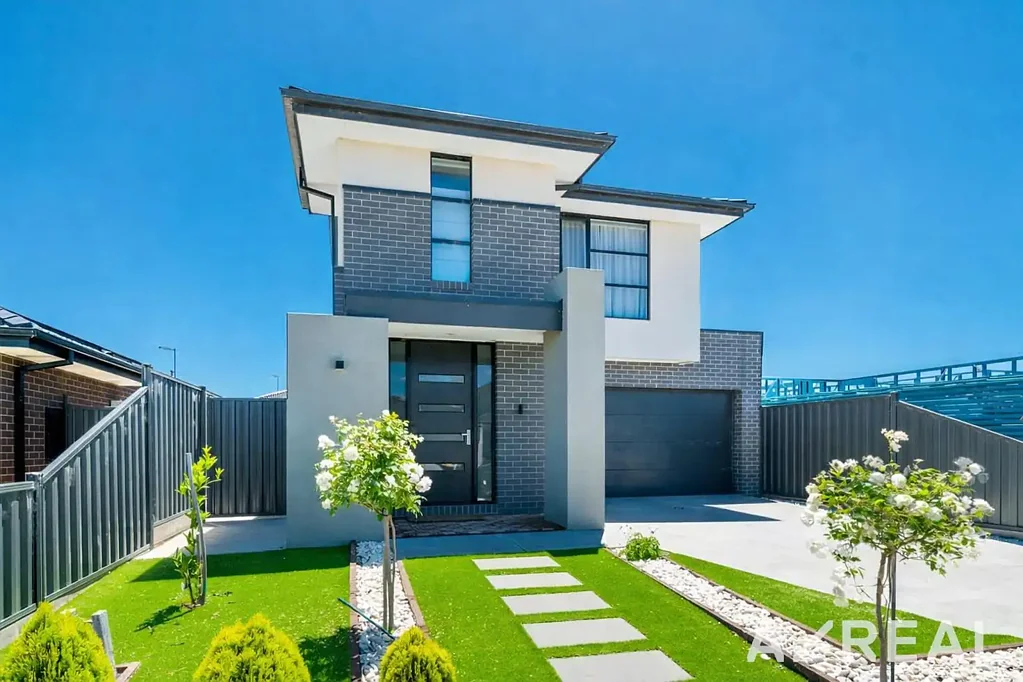 Modern Family Living in a Prime Wollert Location