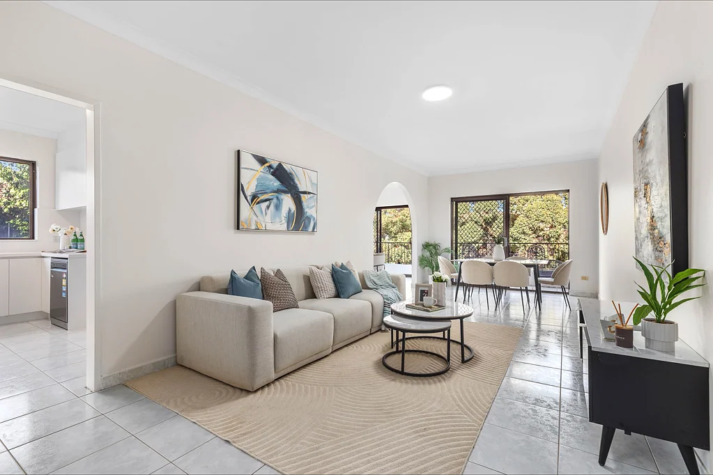Hurstville 3Moenga Parkside Sanctuary with Townhouse-Style Living & Brand New Kitchen - Total Size 219 m2