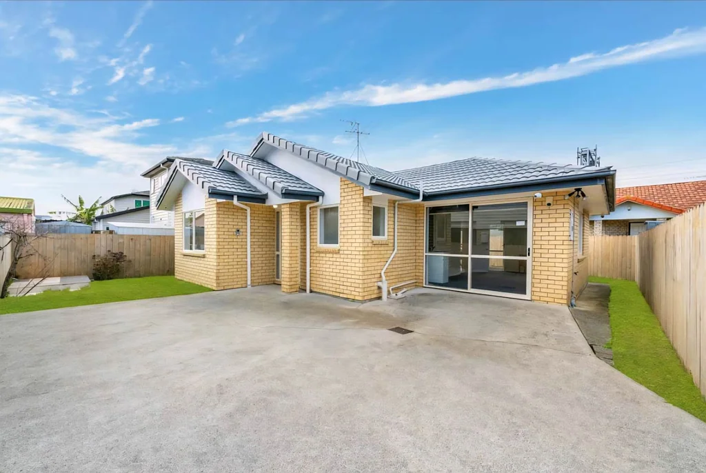 Papatoetoe 2Habitaciones Brick & Tile  Freehold  Standalone