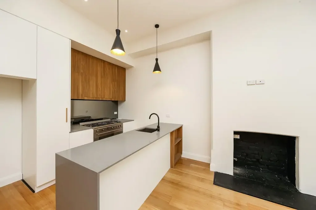 Stylish 2 Bedroom Apartment in Superior Location!