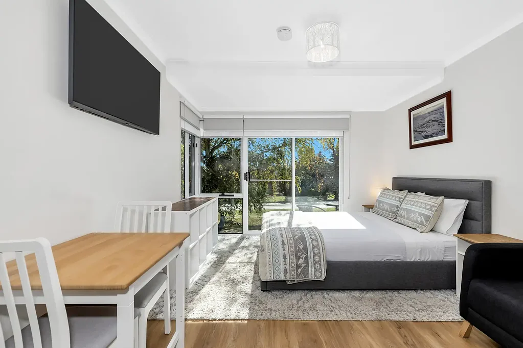 Jindabyne Stunning Fully furnished Ground-floor Studio