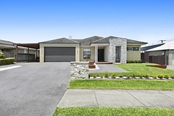4 Niven Parade, Rutherford
