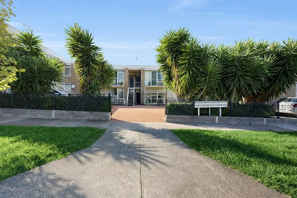 2/19 Fletcher Street, Essendon, VIC 3040