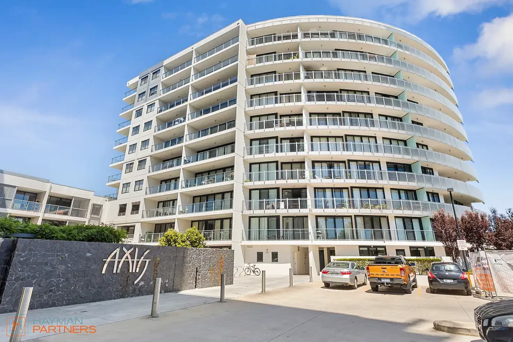 Fully furnished one bedroom unit available for flexible lease terms