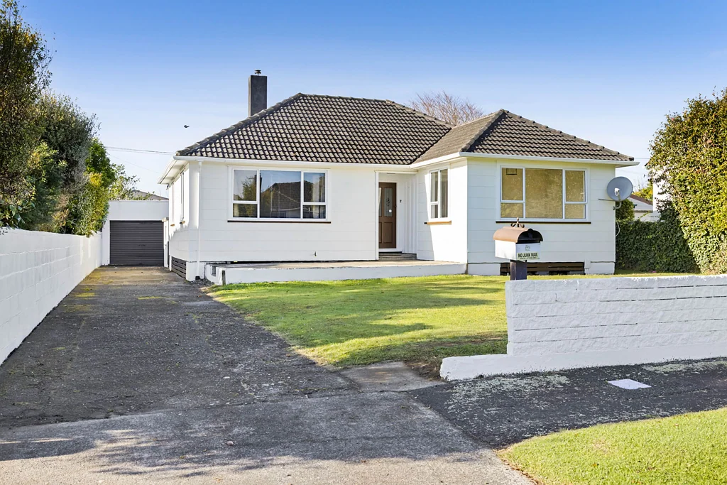 Vogeltown 3房  1940s Charm With Space, Potential & Convenience