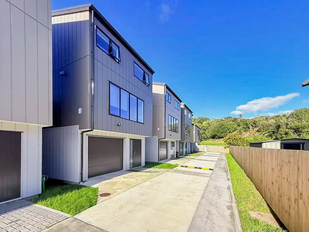 Mount Roskill 3침실 Entry Level Luxury in Mt Roskill