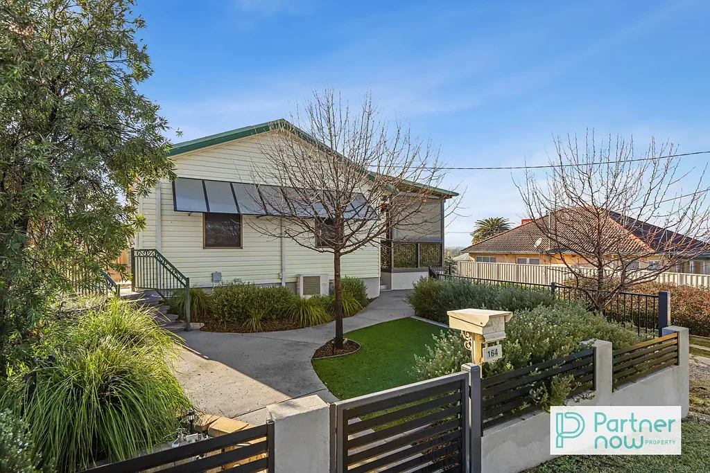 Tamworth 3Moenga Elevated West Tamworth Living with Pool, Views + Exceptional Entertaining