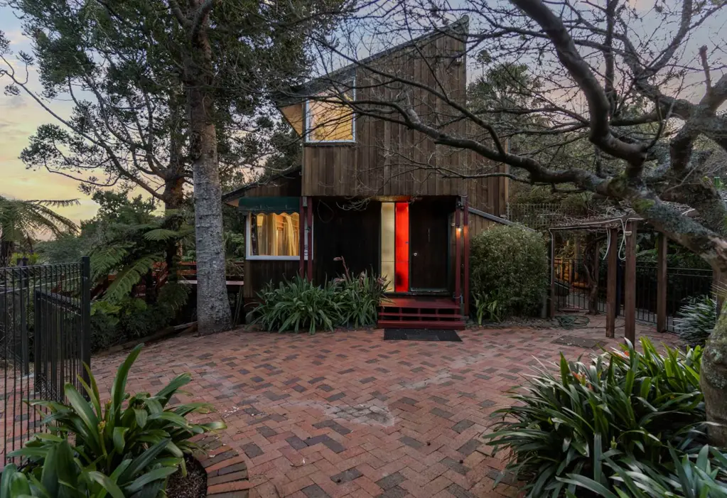 Albany 4침실 Cozy /classic kiwi home on1.23H , treetops views !!