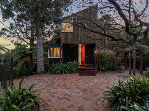 Albany 4部屋 Cozy /classic kiwi home on1.23H , treetops views !!