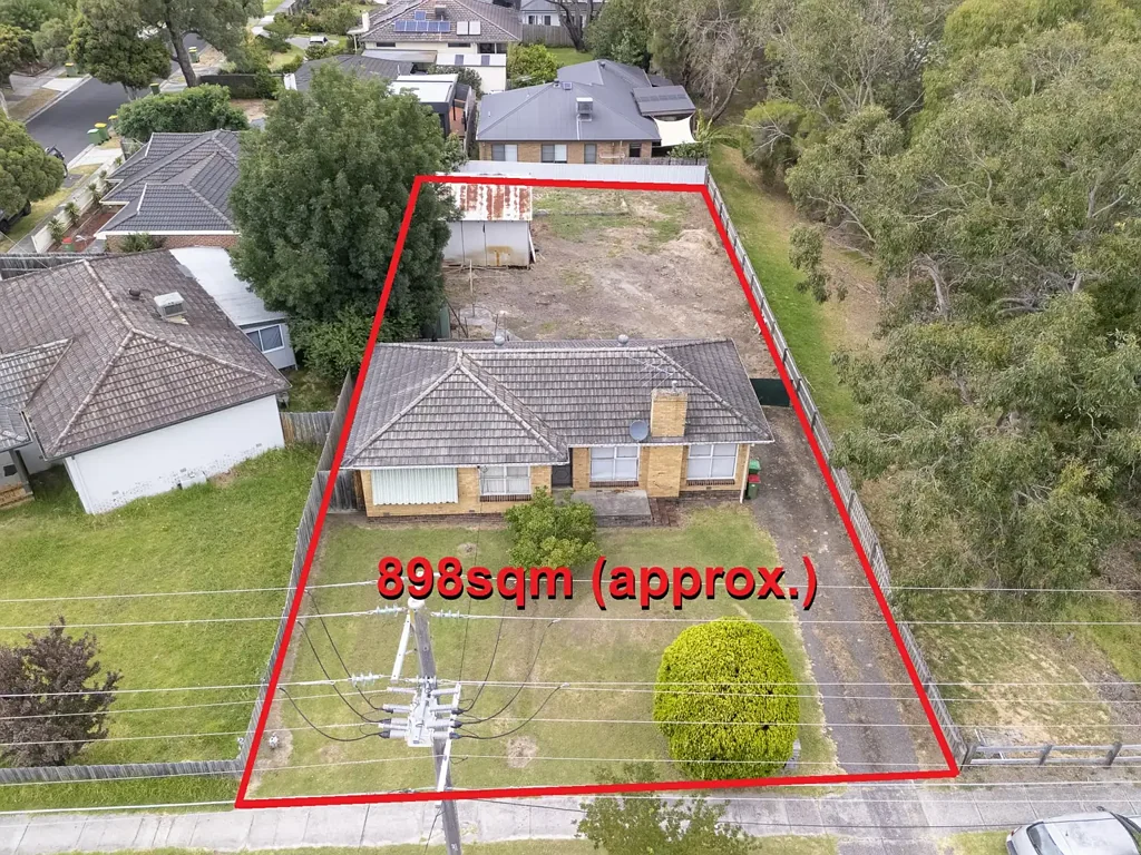 Mooroolbark 3房 宽敞898平土地 3卧1浴砖砌外墙 邻近Mooroolbark商圈 多样教育选择 Carve Out Yours